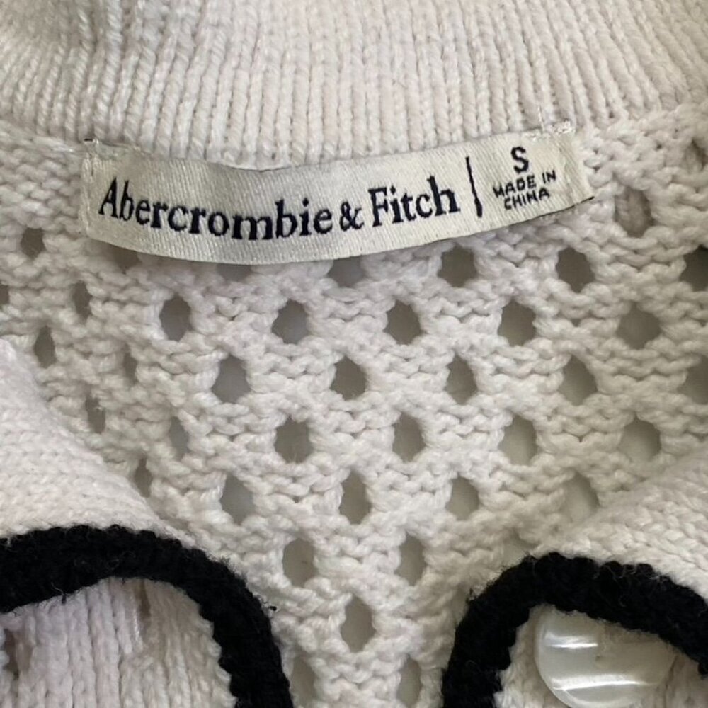 Abercrombie & Fitch Button Front Collar Sweater Feminine Top Size Small. B4 - Picture 7 of 9